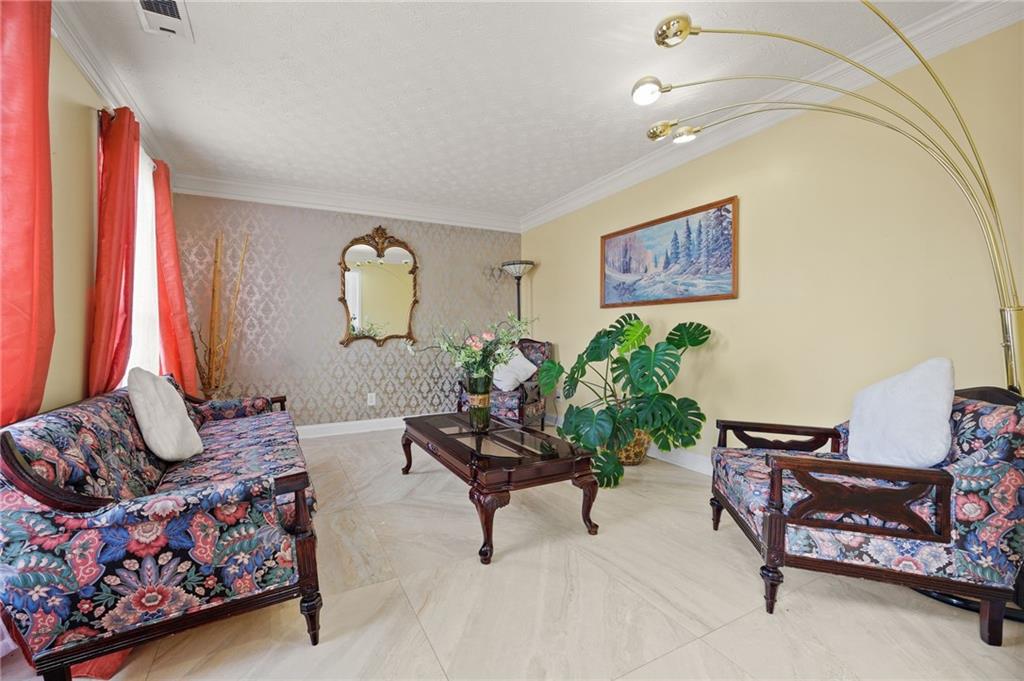 1107 Folkstone Drive