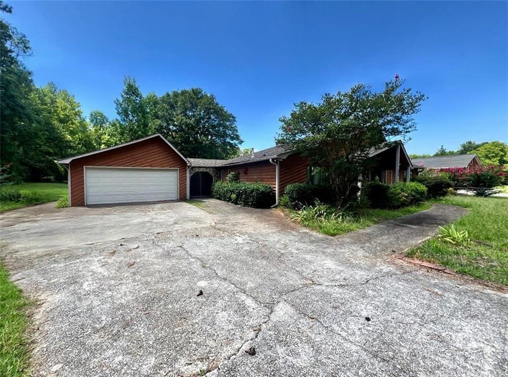2136 Lake Rockaway Road NW