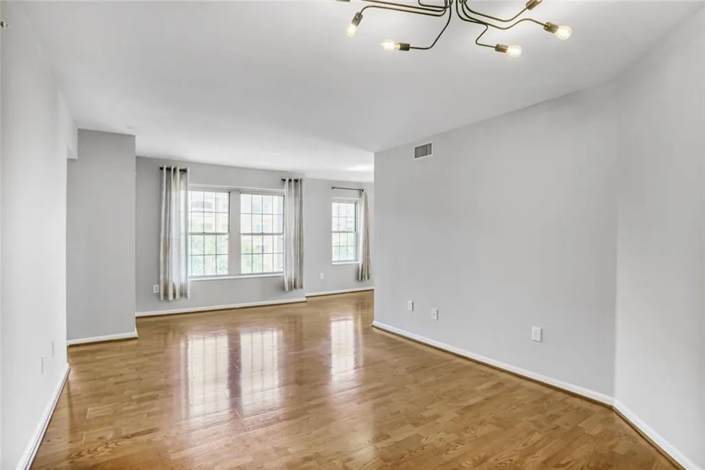 Atlanta, Georgia 30309, United States, 2 Bedrooms Bedrooms, ,2 BathroomsBathrooms,Residential,Active,136426