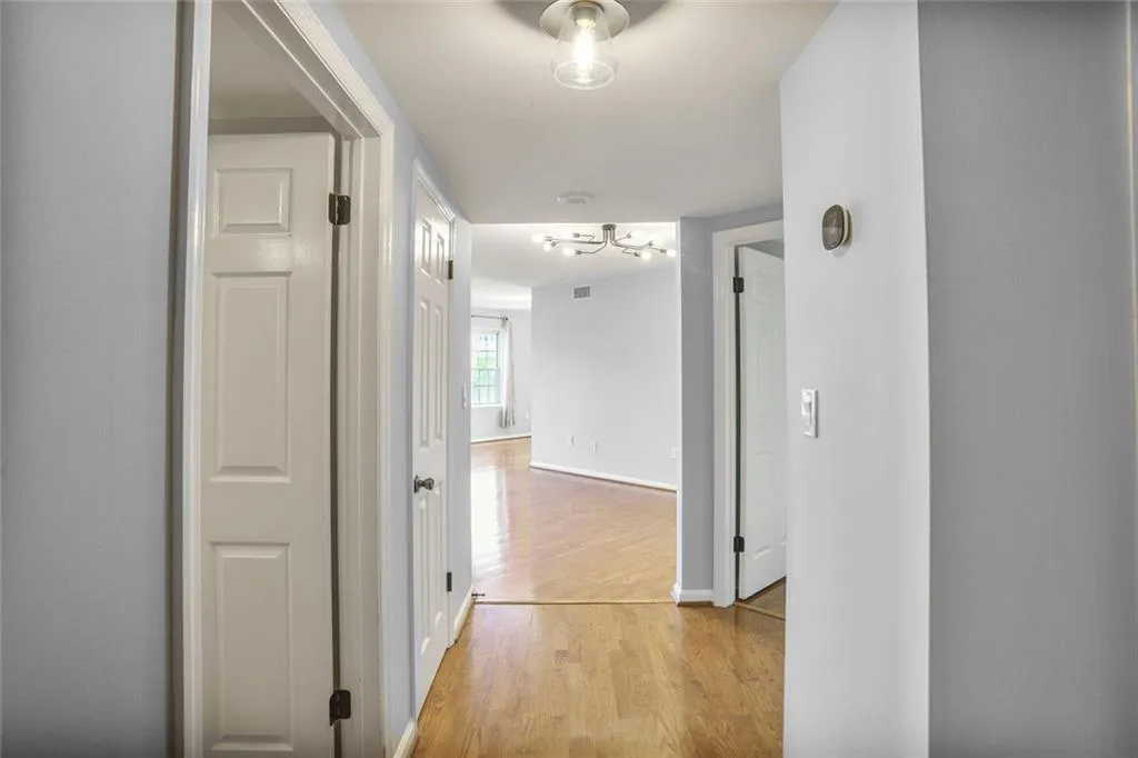 Atlanta, Georgia 30309, United States, 2 Bedrooms Bedrooms, ,2 BathroomsBathrooms,Residential,Active,136426