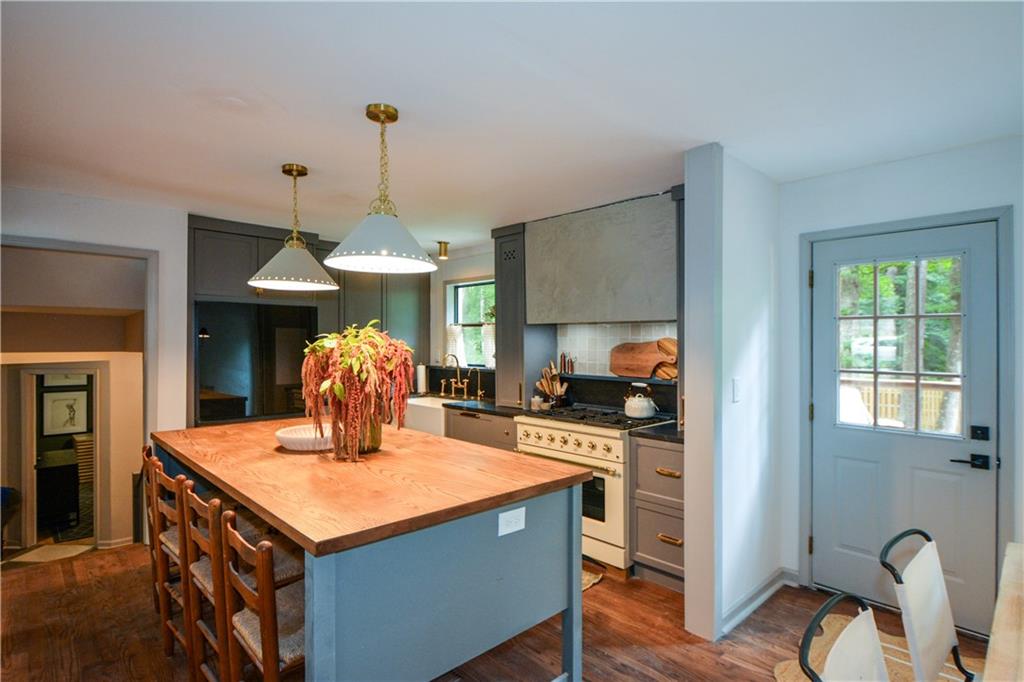 3238 Mountain Hollow Drive