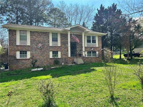 Homes For Sale - 201 Laurelwood Circle Cir<br/> Walker County, Rossville, GA 30741