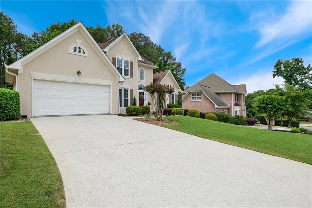 310 Medridge Drive, Alpharetta, Georgia image 2