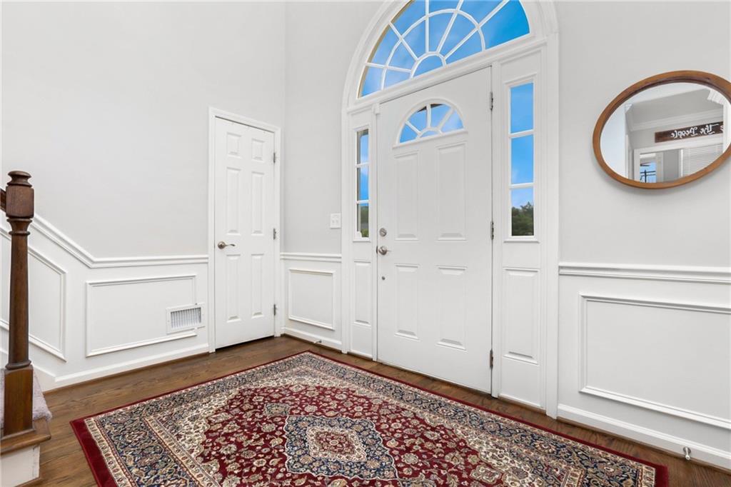 310 Medridge Drive, Alpharetta, Georgia image 4