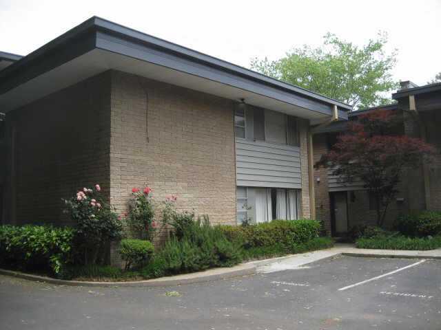 Totally stepless from parking lot & throughout unit. 2 BDR, 2 BA. Hardwood floors in foyer, kitchen & sep din rm. Screened porch w/ wooded view. Fab pool, lush landscaping, dedicated wooded dog walk area. Walk to Publix, Starbucks, 22+ restaurants! Fee incl gas heat, water/sewer, & much more.