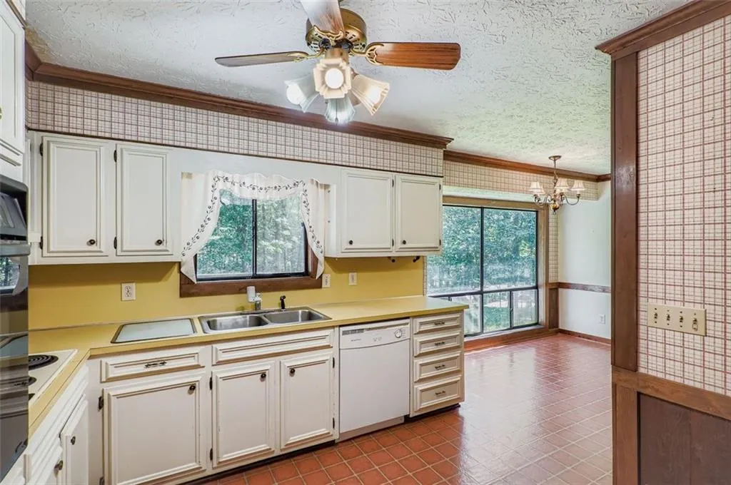 Snellville, Georgia 30078, United States, 3 Bedrooms Bedrooms, ,2 BathroomsBathrooms,Residential,Active,205520