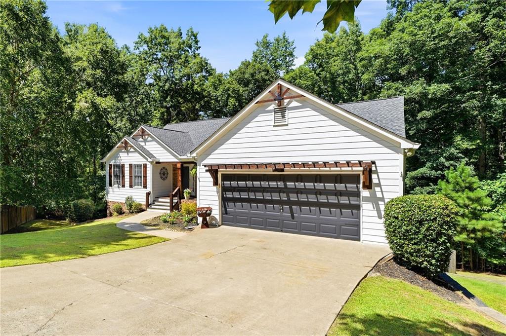 212 Oak Hollow Court
