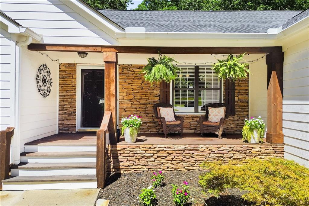 212 Oak Hollow Court