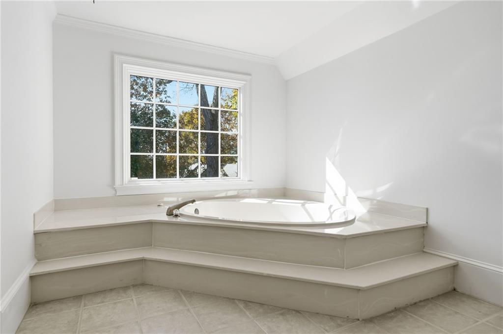 Huntcliff - Residential