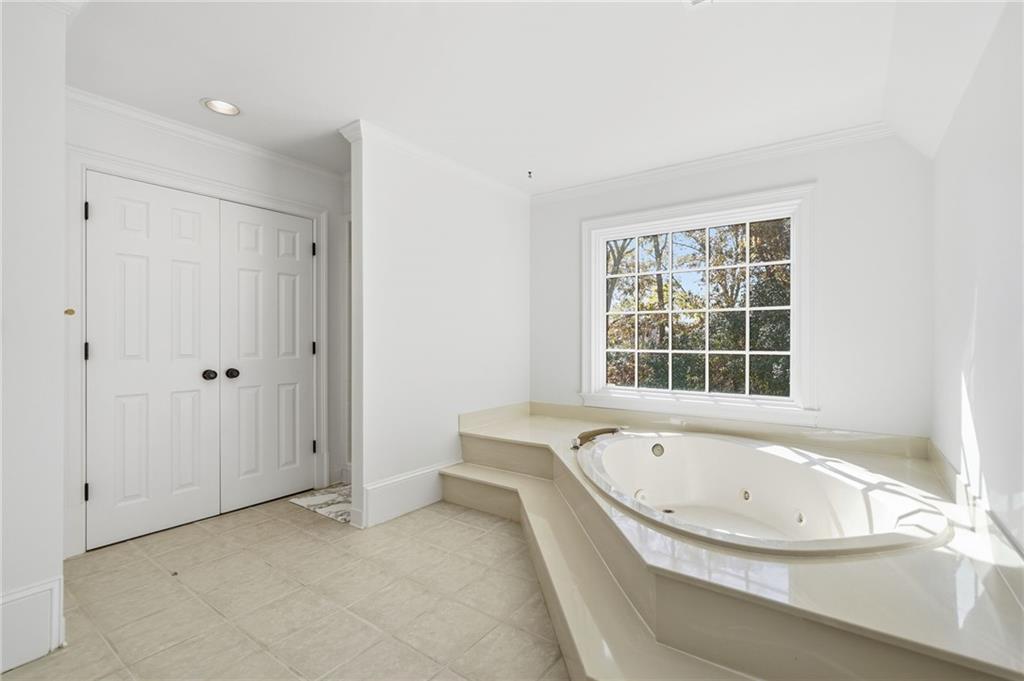 Huntcliff - Residential