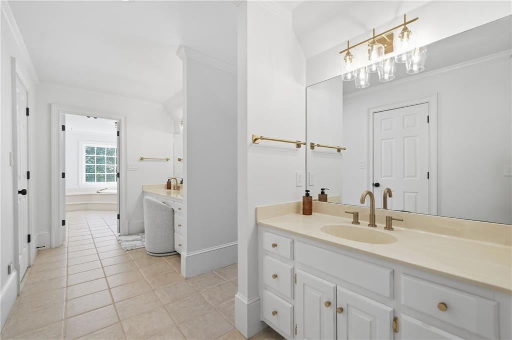 Huntcliff - Residential