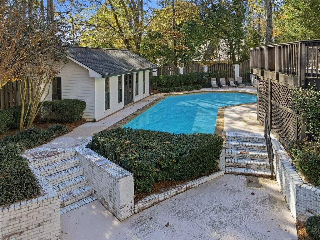 Huntcliff - Residential