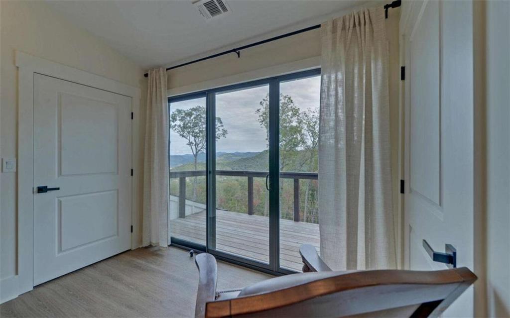 Walnut Mountain - Residential