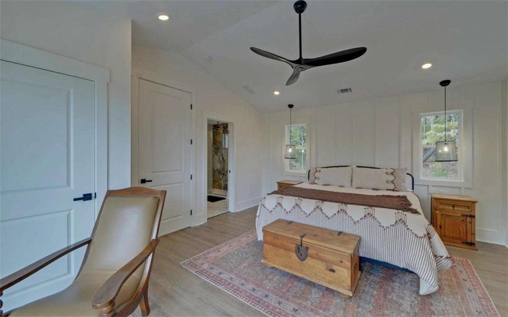 Walnut Mountain - Residential
