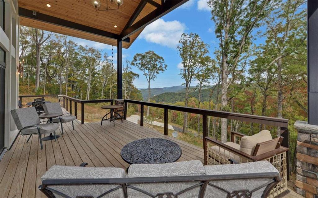 Walnut Mountain - Residential