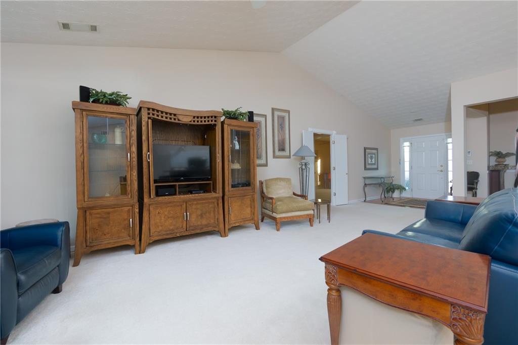4030 Crescent Walk Lane, Suwanee, Georgia image 8