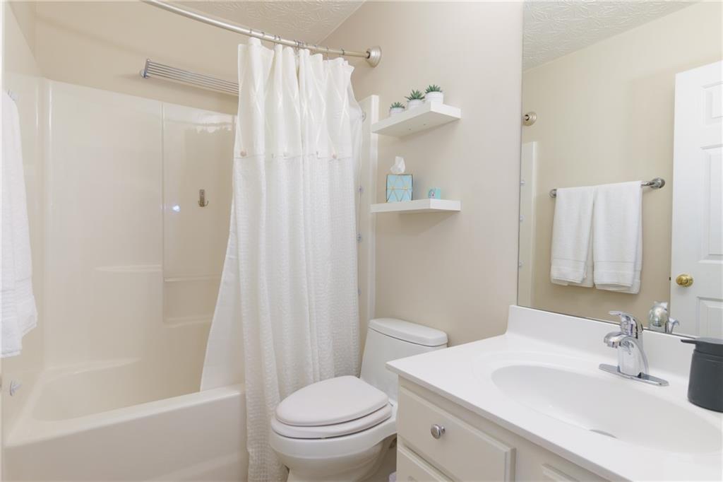4030 Crescent Walk Lane, Suwanee, Georgia image 20