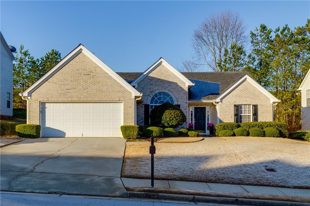 4030 Crescent Walk Lane, Suwanee, Georgia image 1