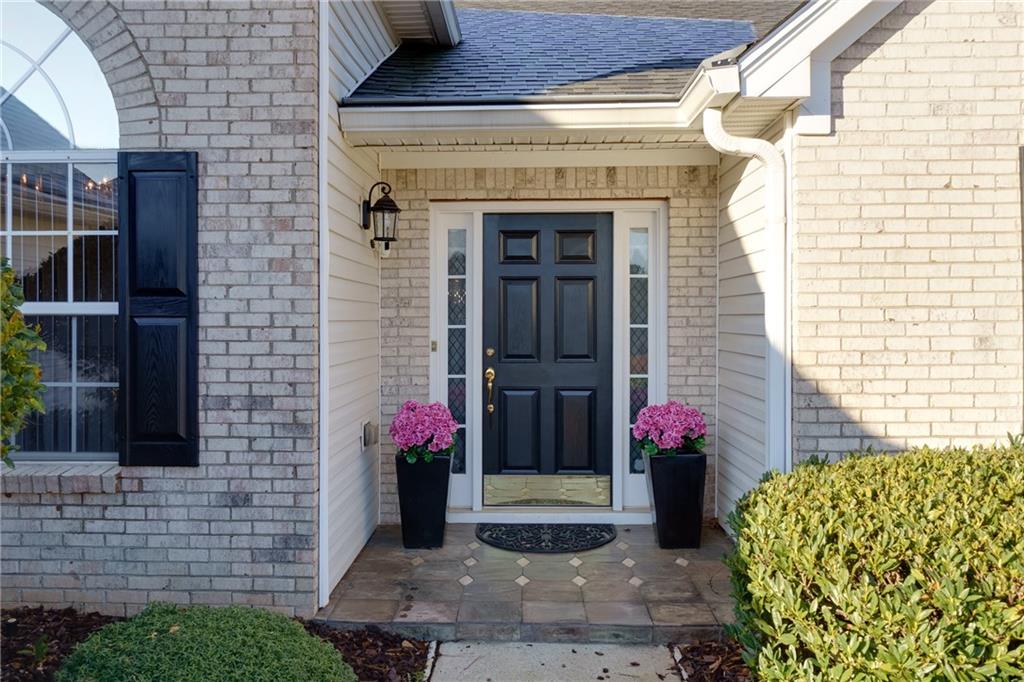 4030 Crescent Walk Lane, Suwanee, Georgia image 2