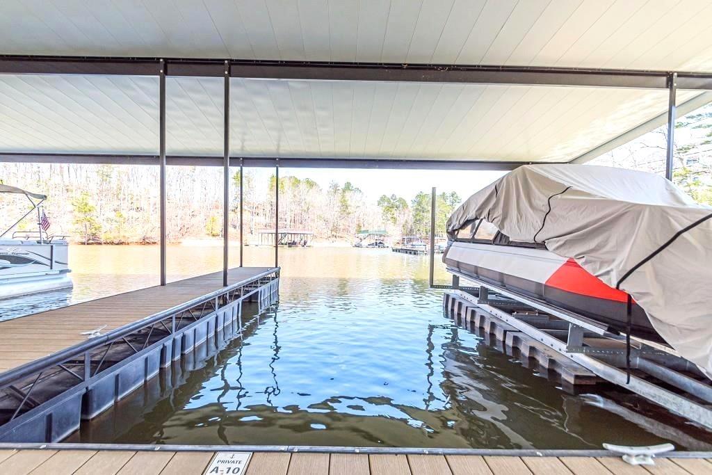 6113 Deepwater Cove