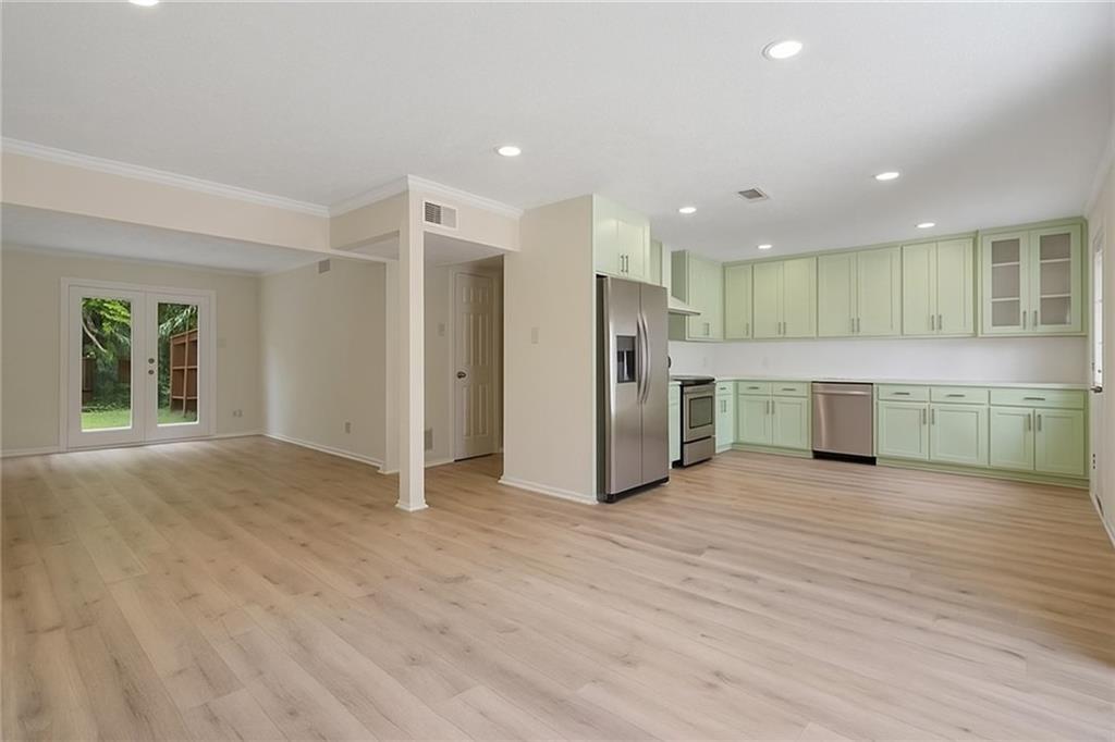 THE MEADOWS CONDOMINIUMS - Residential