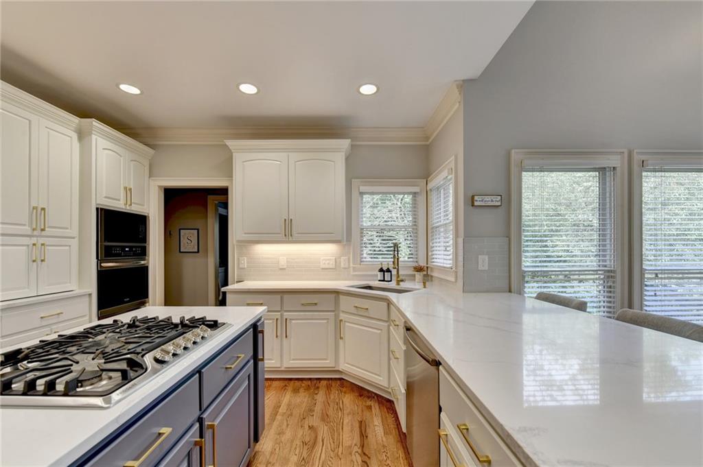 7050 Redcliff Court, Suwanee, Georgia image 17