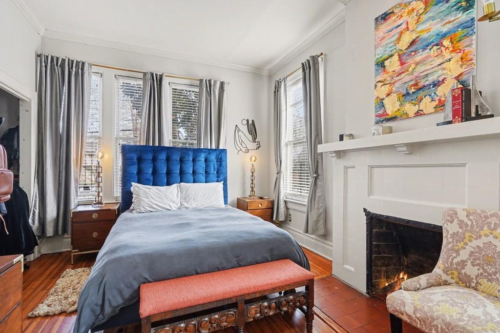 916 Myrtle Street NE 1