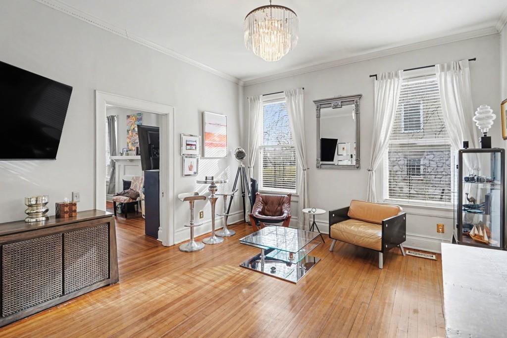 916 Myrtle Street NE 1