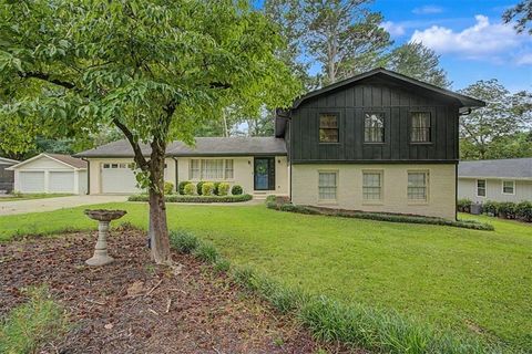 Homes For Sale - 2204 Pine Point Drive<br/> Lawrenceville, GA 30043