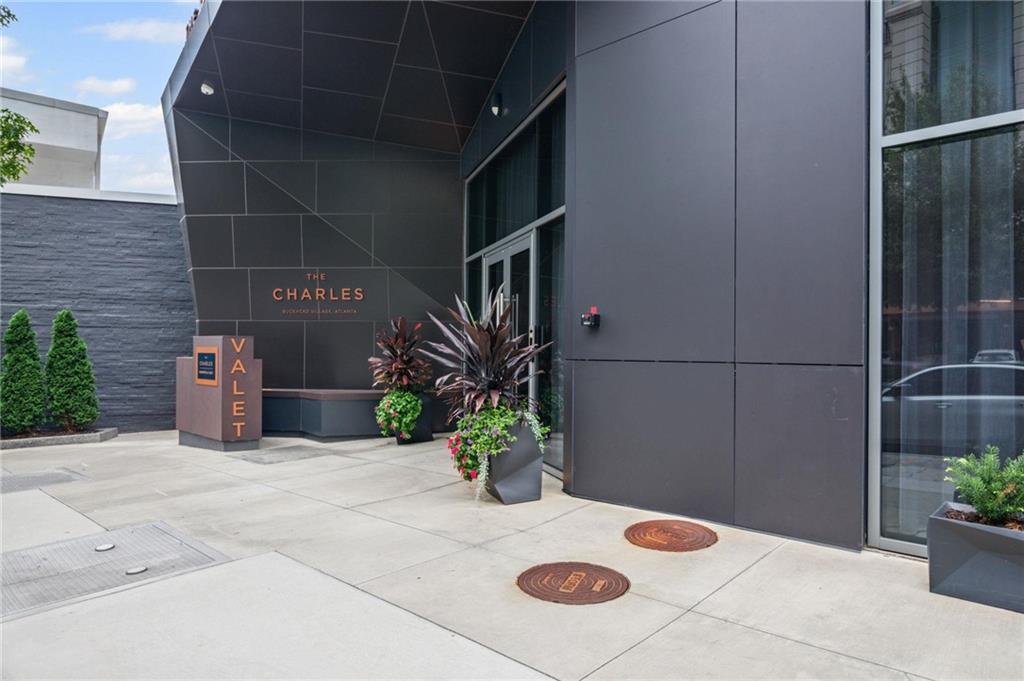 3107 Peachtree Rd 1702