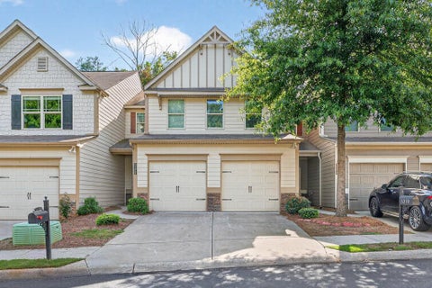 Townhouse For Sale - 3277 Castleberry Village Dr Dr<br/> Cumming, GA 30040