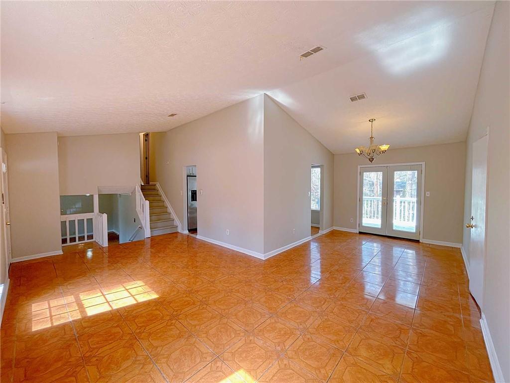 566 Aberdeen Drive, Stone Mountain, Georgia image 4
