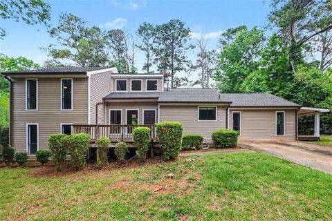 Homes For Sale - 6742 Oakland Drive<br/> Douglas County, Douglasville, GA 30135