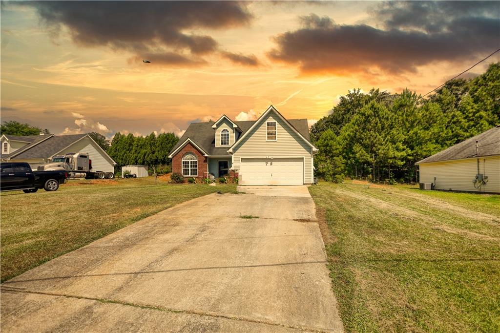 Buyers – Don’t Miss Out!
Up to $4,500 in Closing Costs available for the buyer, and the seller is offering a $2,500 Carpet Allowance with an acceptable offer!
Welcome Home to Comfort, Space & Style!
Step into a warm and inviting living space filled with natural light. This beautiful 3-bedroom, 3-bathroom home also includes a spacious bonus room, offering a thoughtful layout and stylish finishes throughout.
As you enter, you're greeted by soaring vaulted ceilings and gleaming hardwood floors in the foyer and dining area. To the left, a sunlit formal dining room provides the perfect setting for family gatherings or entertaining guests.
The kitchen is conveniently connected to both the dining room and a cozy breakfast nook. It features some stainless steel appliances, ample counter space, and a functional design with clear sight lines—ideal for hosting.
Adjacent to the kitchen, the inviting family room boasts vaulted ceilings and a welcoming fireplace, creating a perfect space to relax or gather with loved ones.
Down the hall on the main level, the primary suite features vaulted ceilings and a private ensuite bath—your own peaceful retreat.
Upstairs, you'll find two additional bedrooms, a full bathroom, and a large bonus room—perfect as a home office, media room, gaming area, or even a 4th bedroom option.
Step outside from the family room to a private backyard, ideal for grilling, entertaining, or simply unwinding after a long day.
This move-in-ready home blends comfort, charm, and small-town living into one perfect package.
Schedule your private tour today—this gem won’t last long!