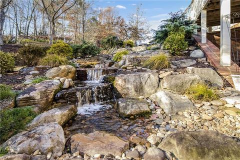 A home in Dacula