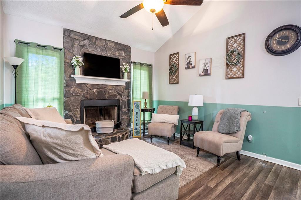 1534 Oakhill Drive