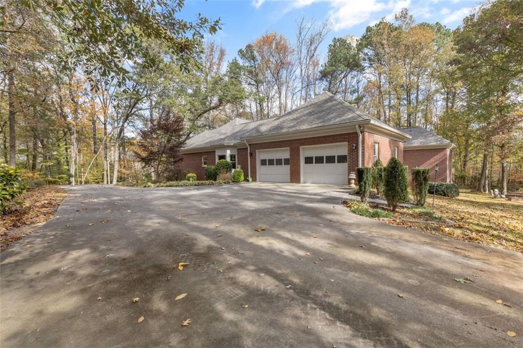 5768 LOST GROVE Drive NW