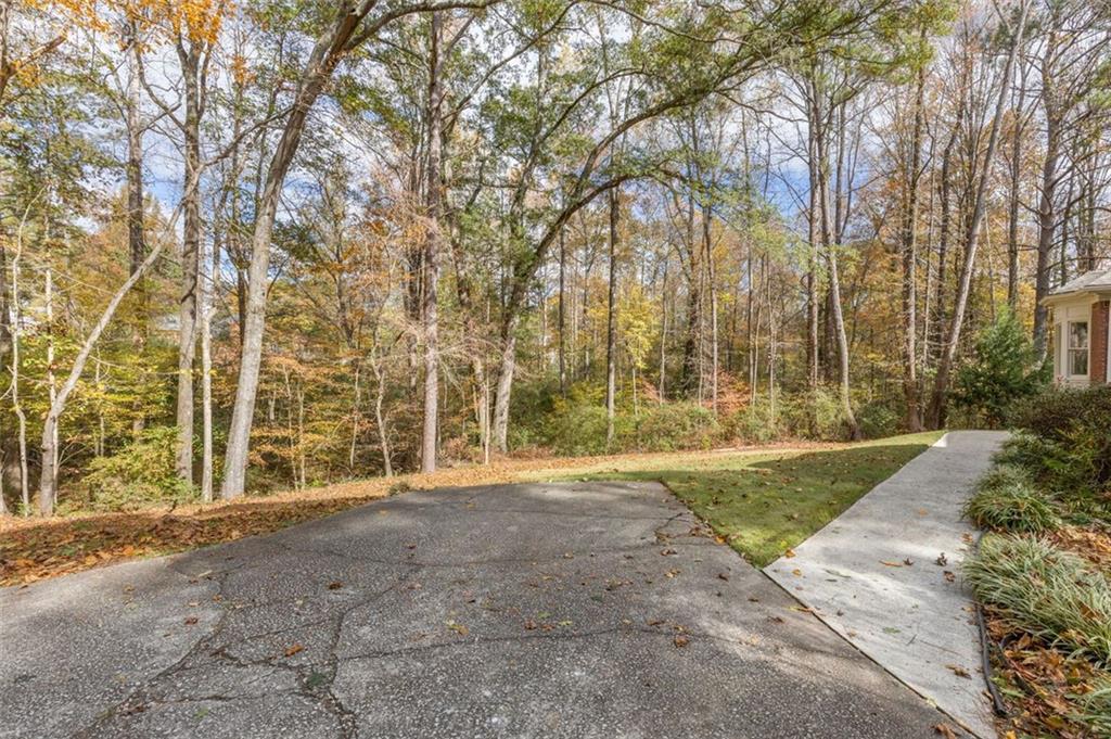 5768 LOST GROVE Drive NW