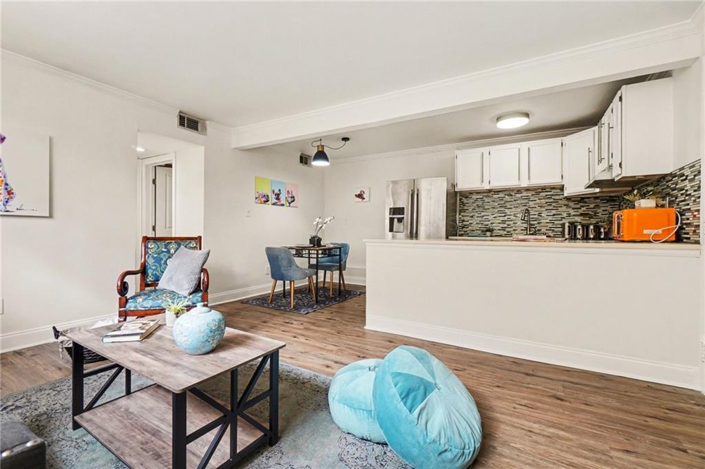 870 Glendale Terrace NE 11