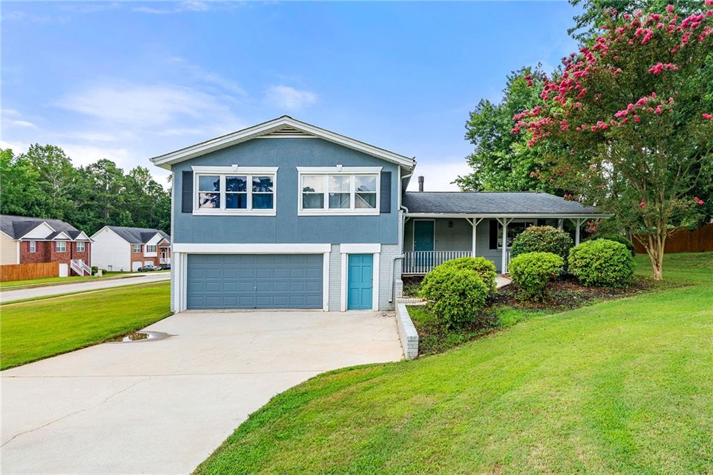 Charming Renovated Split-Level Home on a Corner Lot!
This lovely 3-bedroom, 2-bath home offers an open, updated floor plan with high ceilings, stylish flooring, and neutral décor throughout. Situated on a desirable corner lot, this rare four-sided brick home provides exceptional value and curb appeal.
The spacious kitchen features a center island with granite countertops—perfect for cooking and entertaining. The oversized deck and large yard offer plenty of outdoor space for gatherings or relaxing.
The expansive primary suite includes a sitting area and his-and-hers closets, while the secondary bedrooms are generously sized. The partial basement presents a great opportunity to increase your living space—finish it to suit your needs!
Excellent location with convenience and comfort—don’t miss this one!