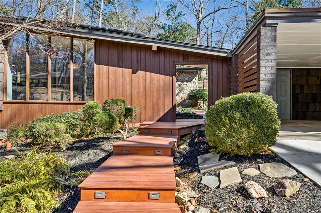 1121 Vistavia Circle