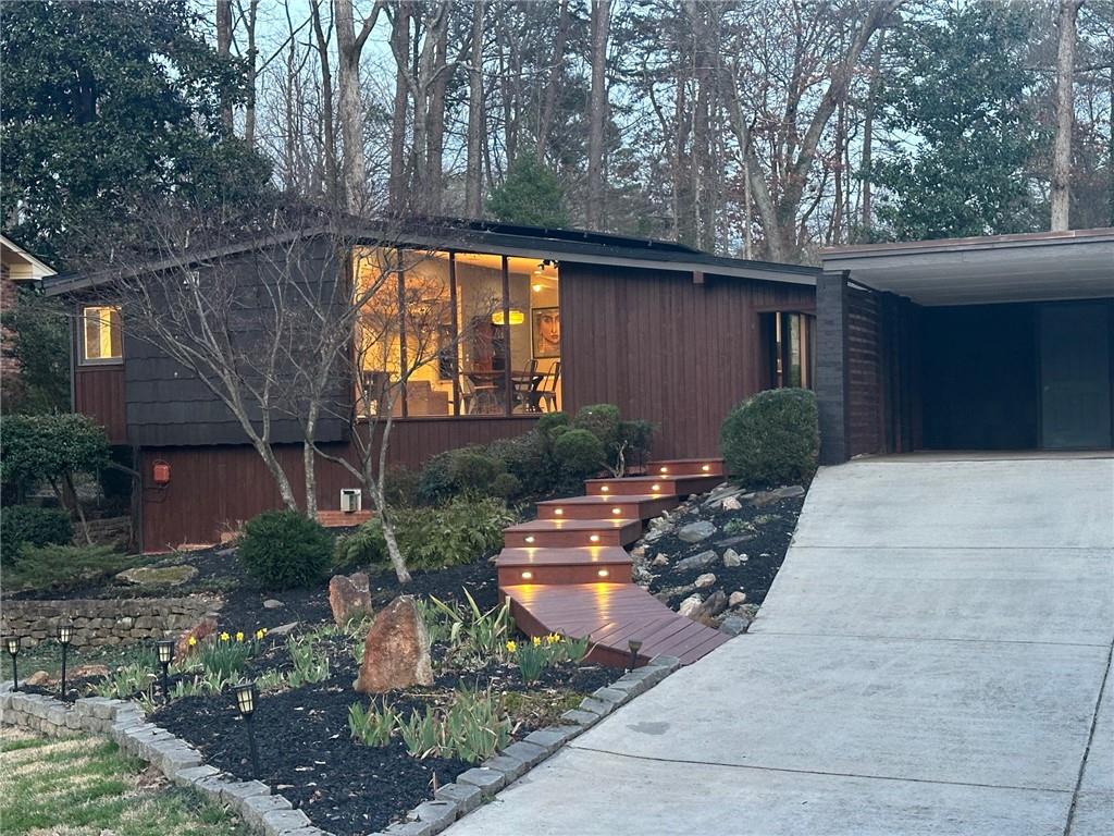 1121 Vistavia Circle