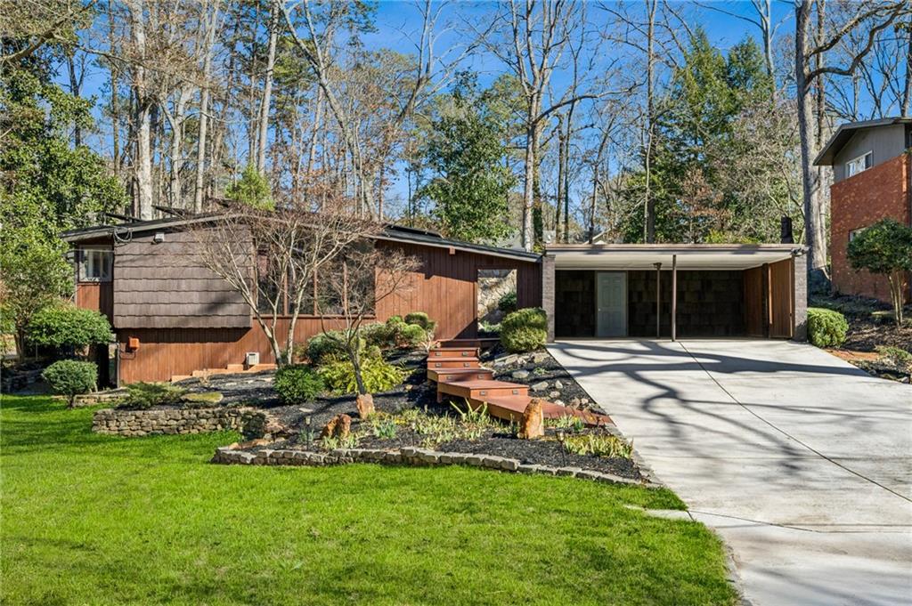 1121 Vistavia Circle