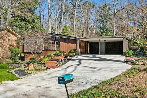 1121 Vistavia Circle Decatur GA 30033