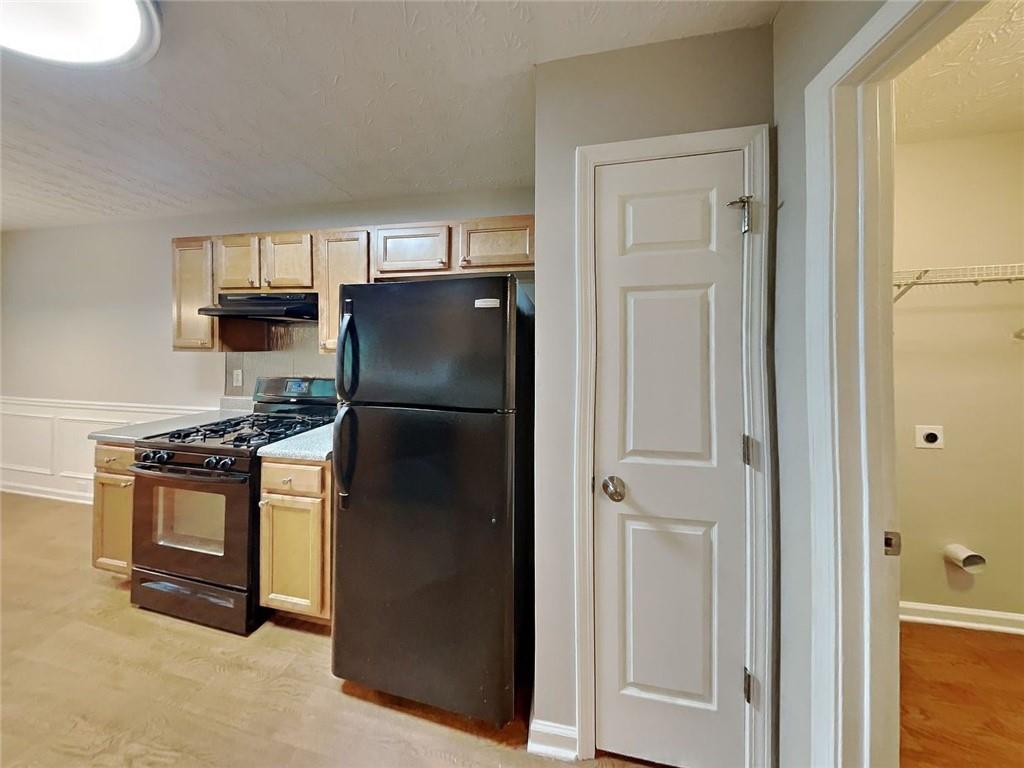 6239 Lake Valley Point
