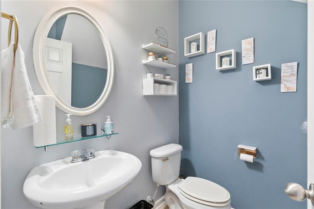 2555 Flat Shoals Road 1604