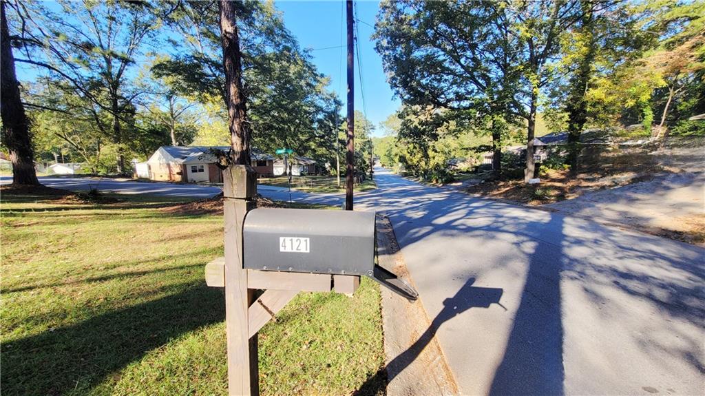 4121 Sweetbriar Lane, Forest Park, Georgia image 4