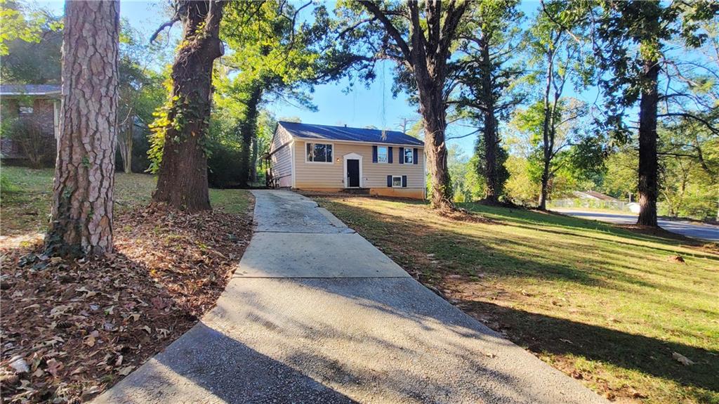 4121 Sweetbriar Lane, Forest Park, Georgia image 3