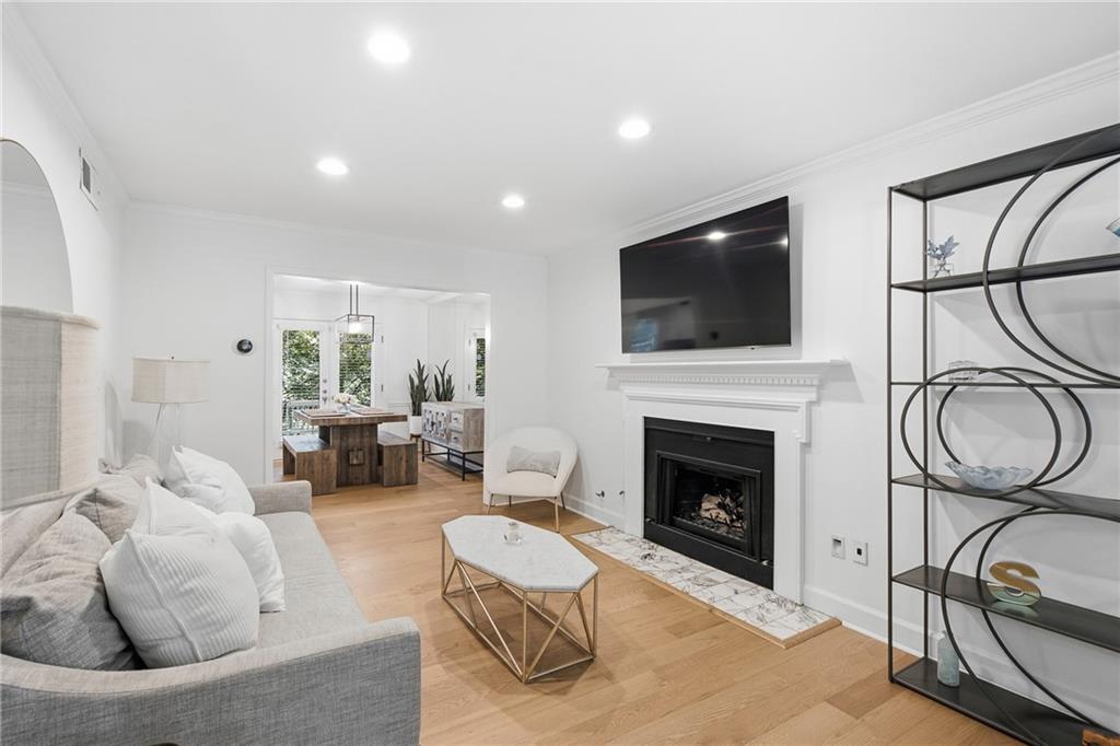 1128 Morningside Place NE