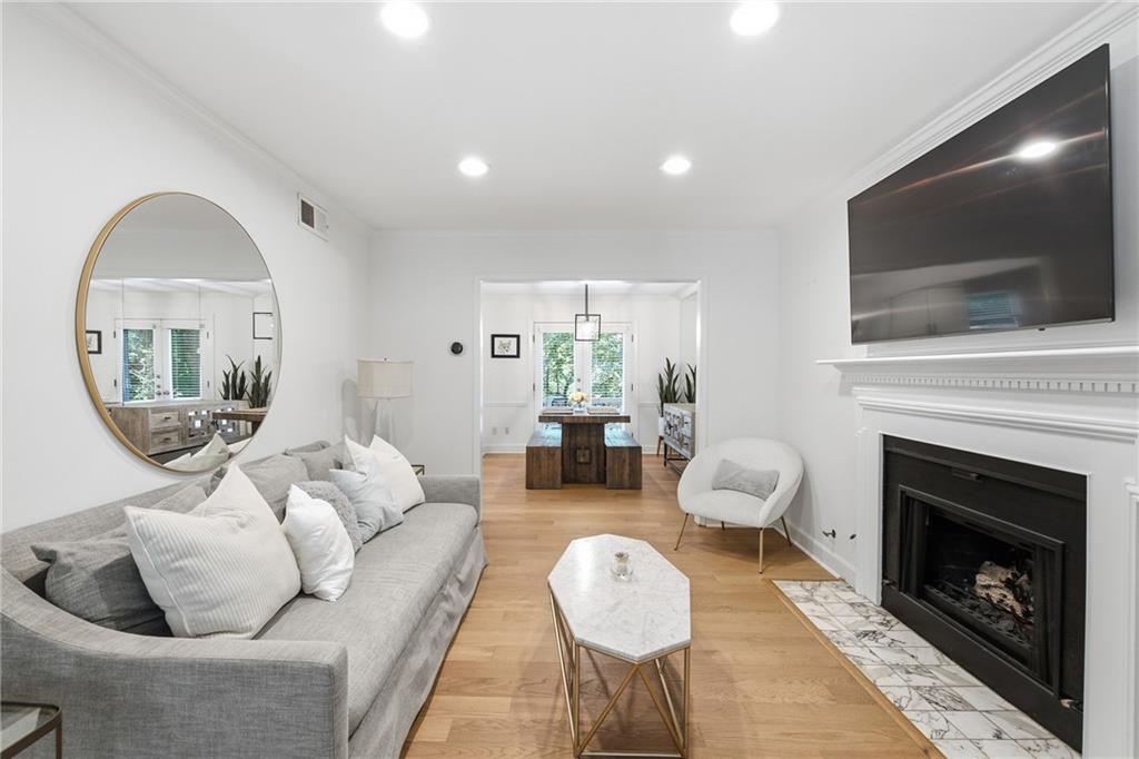 1128 Morningside Place NE
